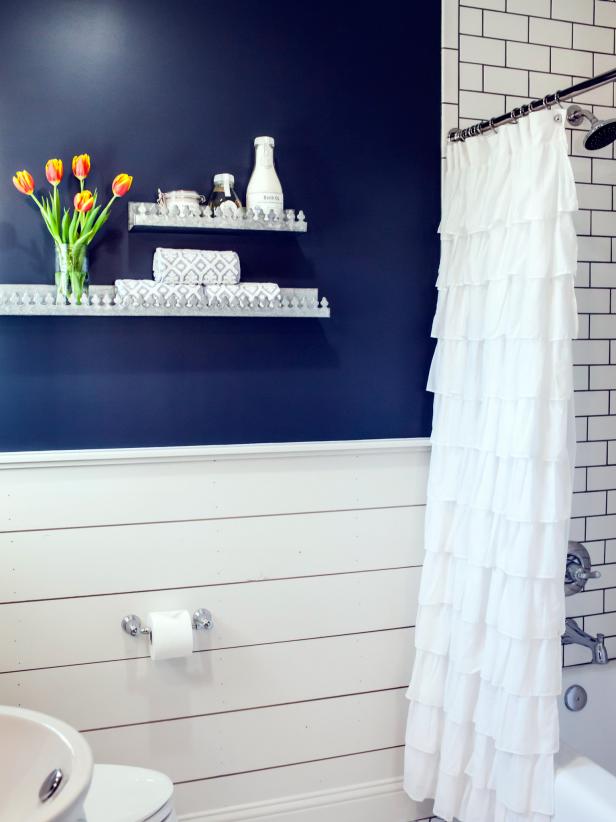 1-20-pantone-bathroom Pantone Color of the Year: Classic Blue