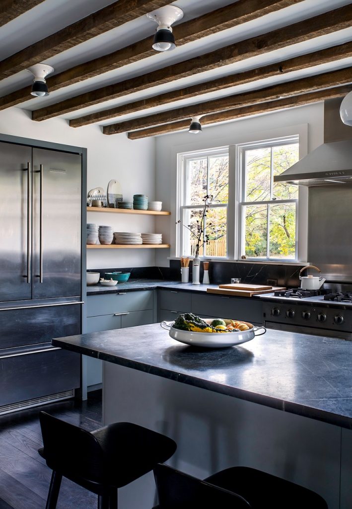1-20-pantone-kitchen-shelving Pantone Color of the Year: Classic Blue