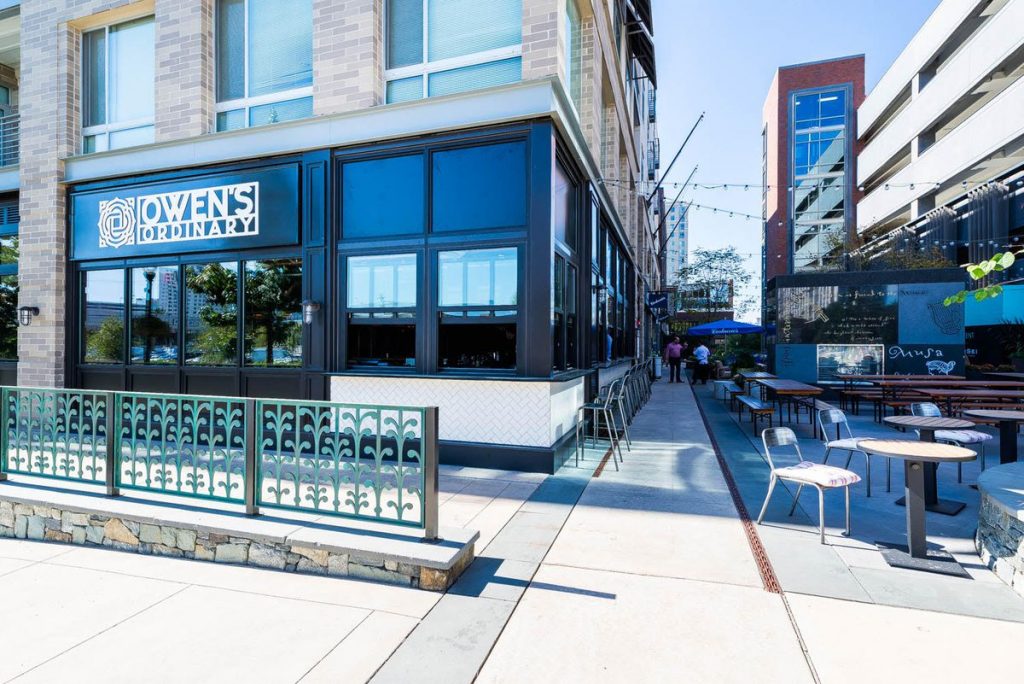 4-20-owens-ordinary-bar 5 Reasons to Choose Soapstone for your Restaurant or Bar