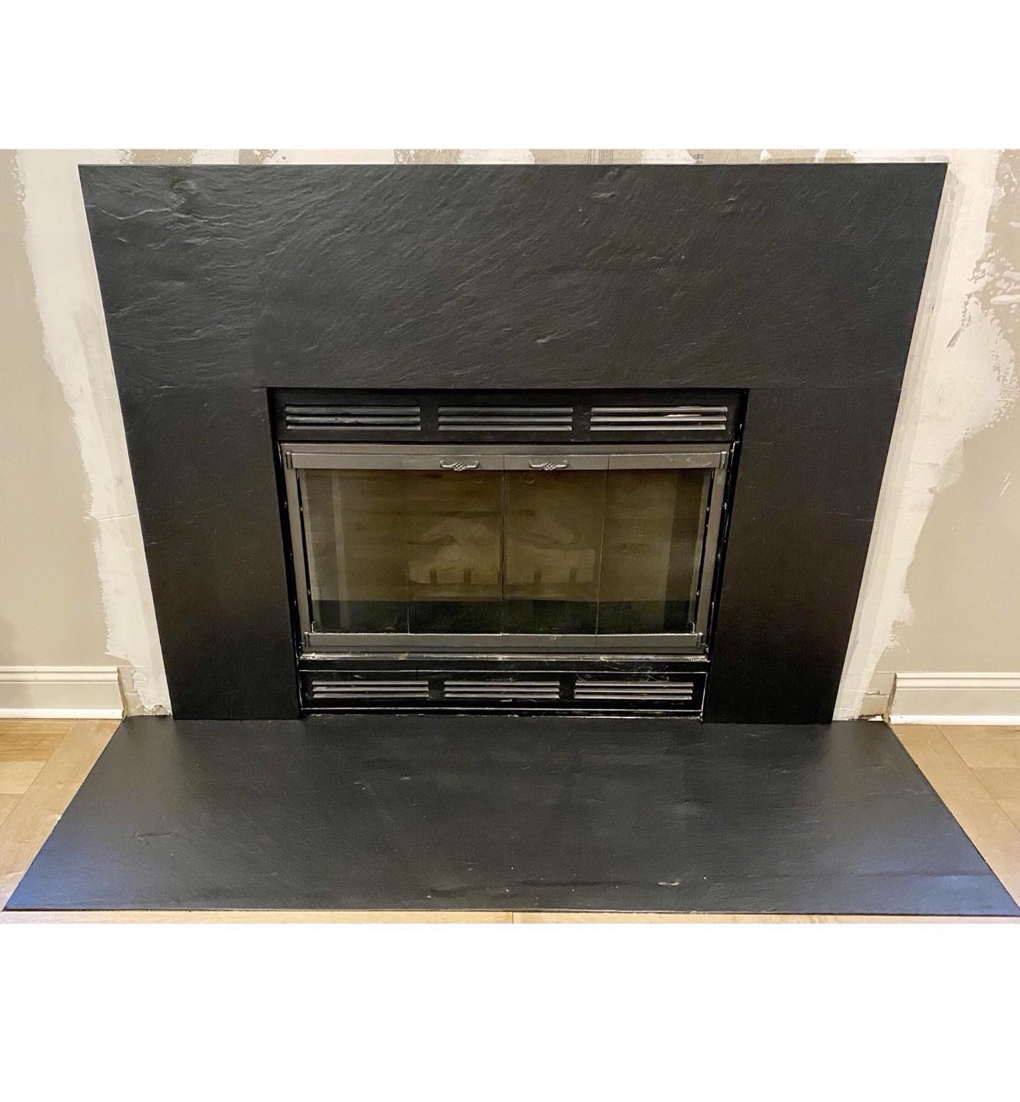 BLACK VALONGO natural cleft slate