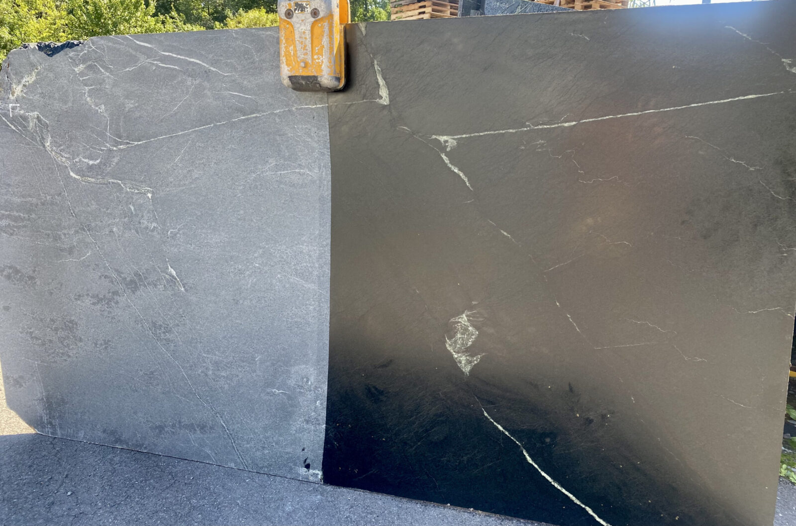Old Dominion Dramatic Veining